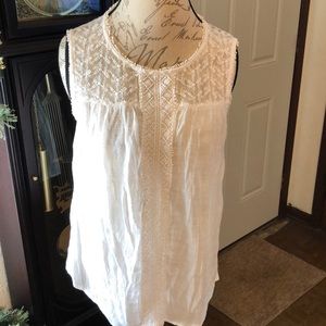 New Directions sleeveless blouse